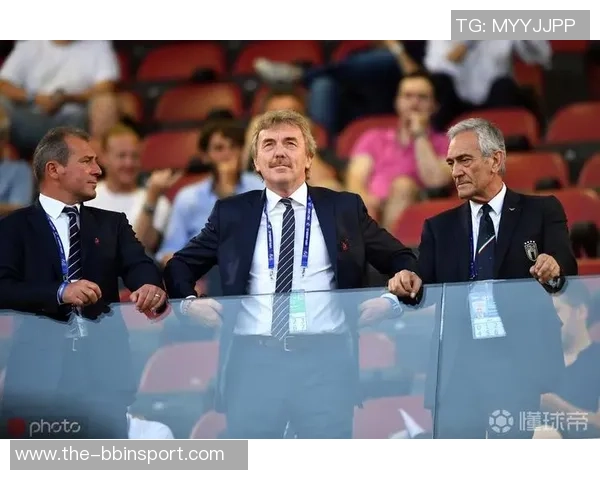 博涅克称赞泽林斯基成熟度提升只需停球便能轻松过人对手